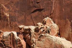 horseshoe-canyon-petroglyphs-end-photo