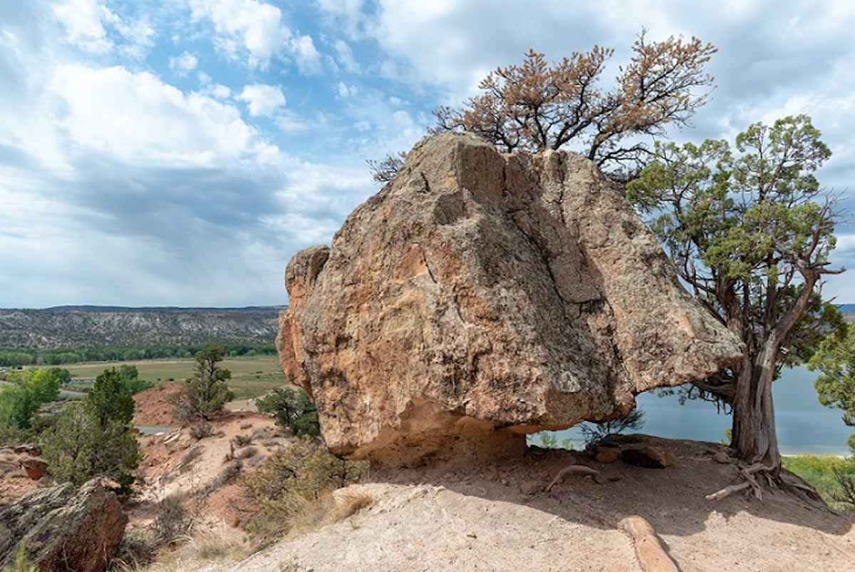 Boulder in equilibrium in Escalante Petrified Forest State Park, Utah, United States